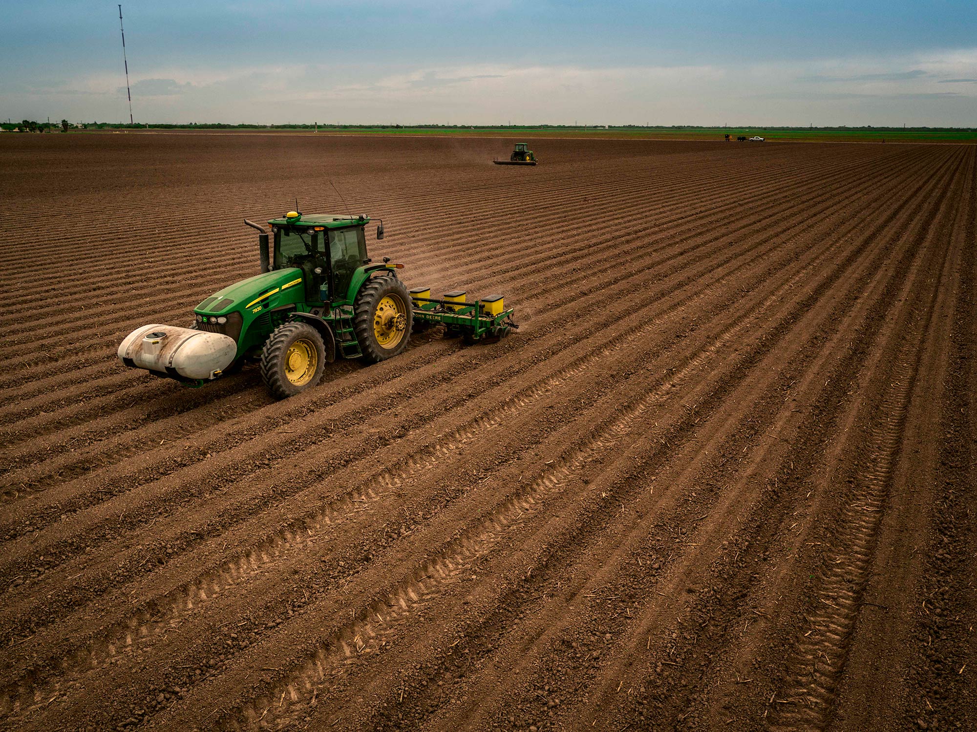 Firestone Ag: Before pulling out planter, check your tires | AGDAILY