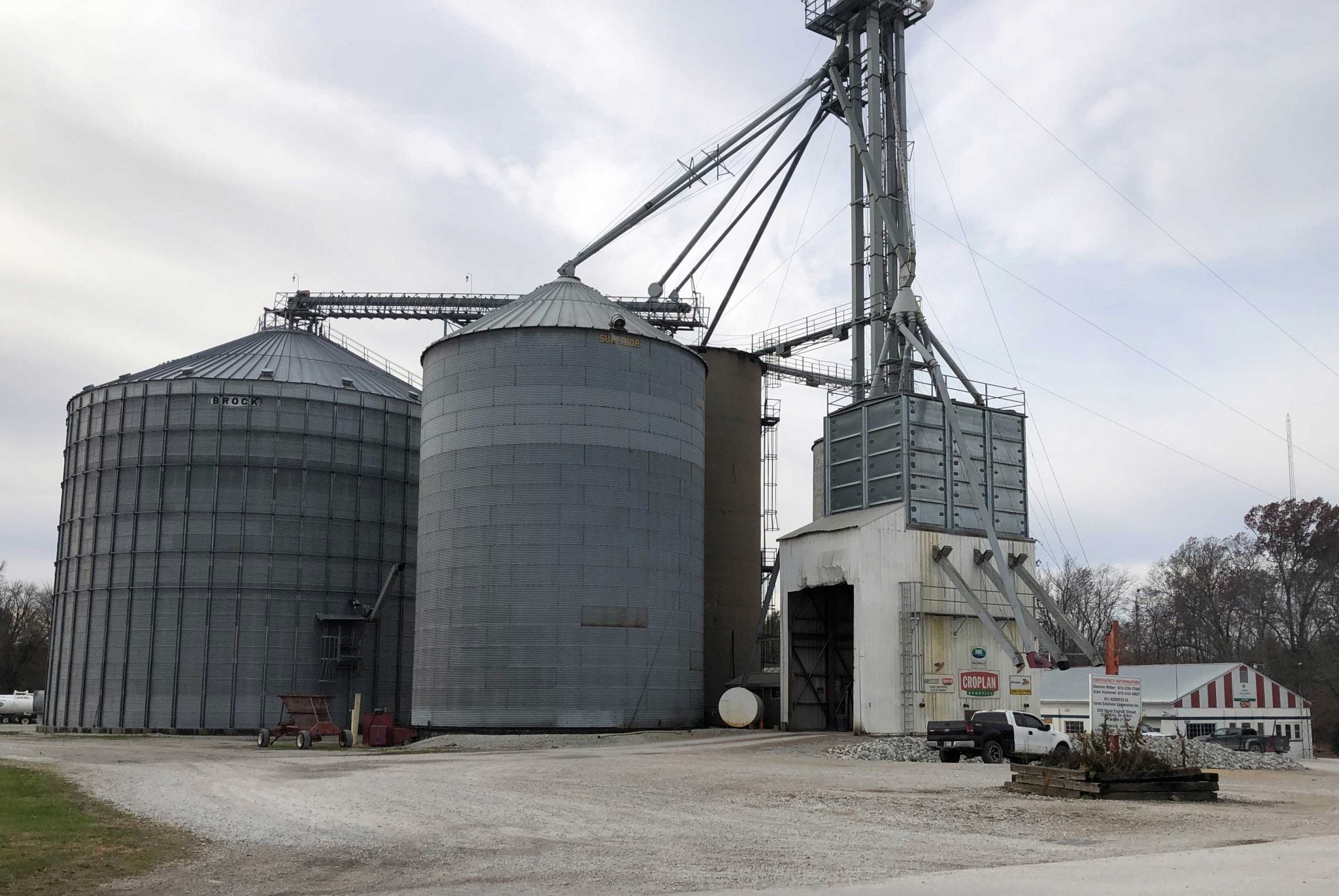 Ind. grain elevator's closure the last straw for some small farms | AGDAILY