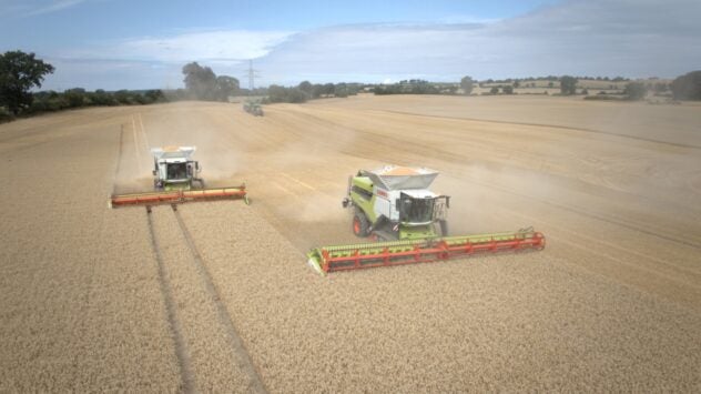 CLAAS LEXION Combine