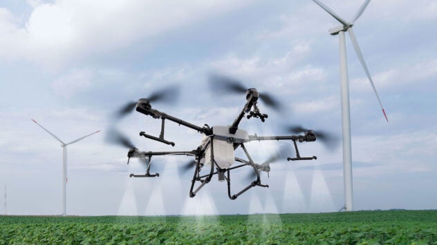 drones-spraying-pesticides