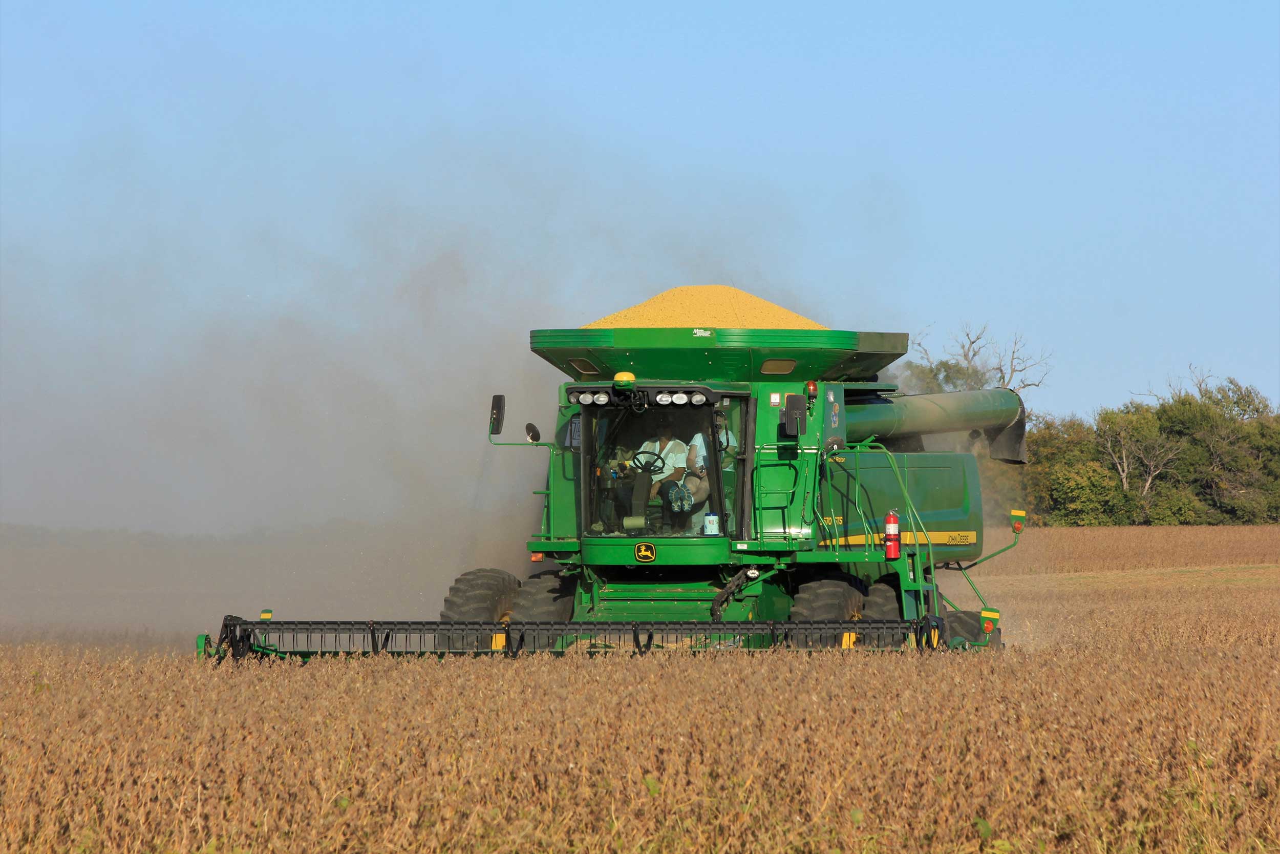 kansas-farmer-soybean-harvest